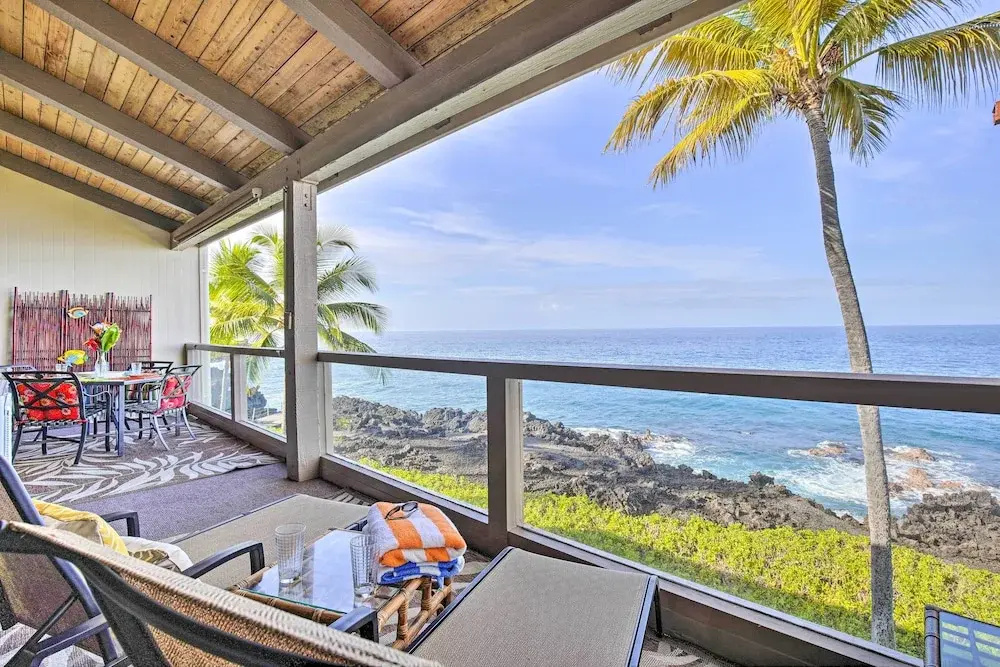 Airy Oceanfront Kailua-kona Gem w/ Community Pool