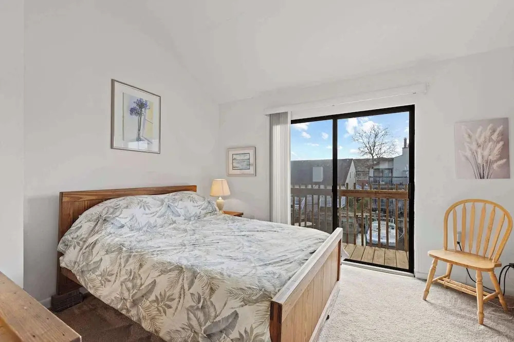 Rustic Harbor I Canal-front 3BR Condo, Private Deck & Fenced Yard