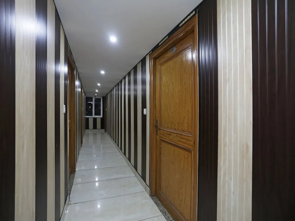 OYO 14017 Abhinandan Residency