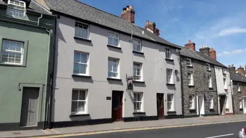 Flag & Castle House