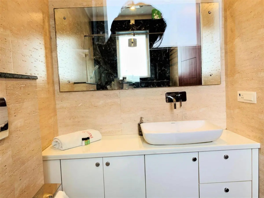 Lime Tree Hotel Pulkit Gurgaon-Artemis Hospital, Nearest Metro Huda City Centre