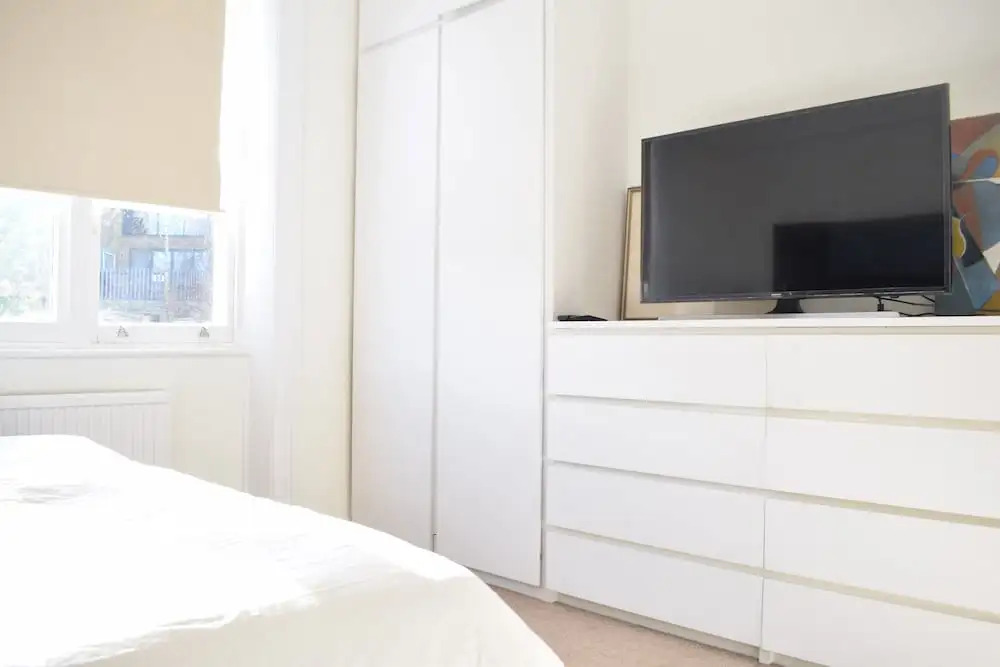 1 Bedroom Primrose Hill Apartment