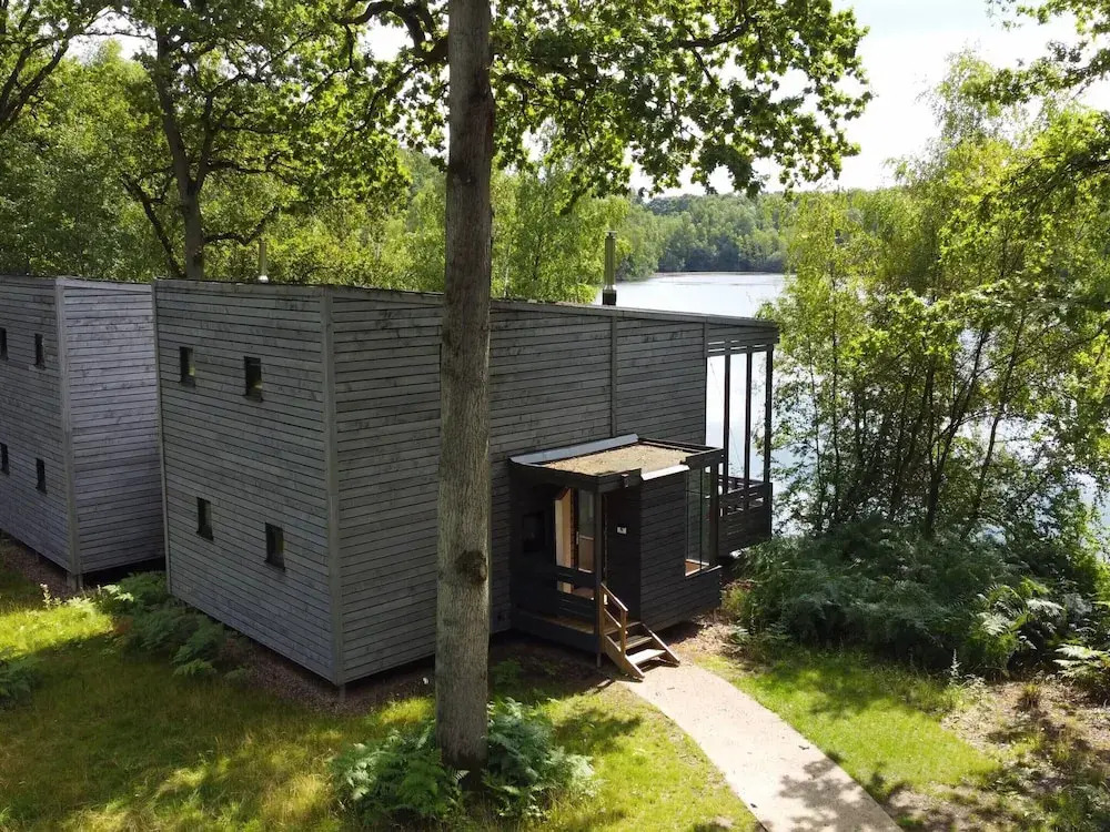 Waterside Luxury Sky Pad