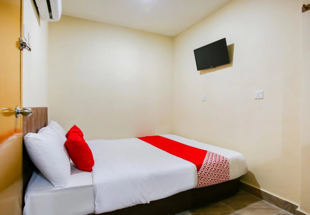 OYO 43927 Sassana Hotel (Sanitized Stay)
