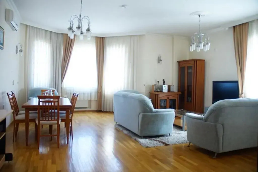 Neftçilər prospekti . Bedrooms 2.