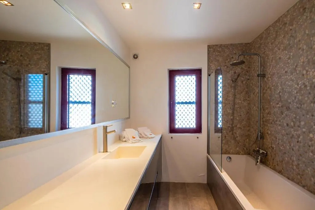 #041 Luxury House Stylish & Comfortable