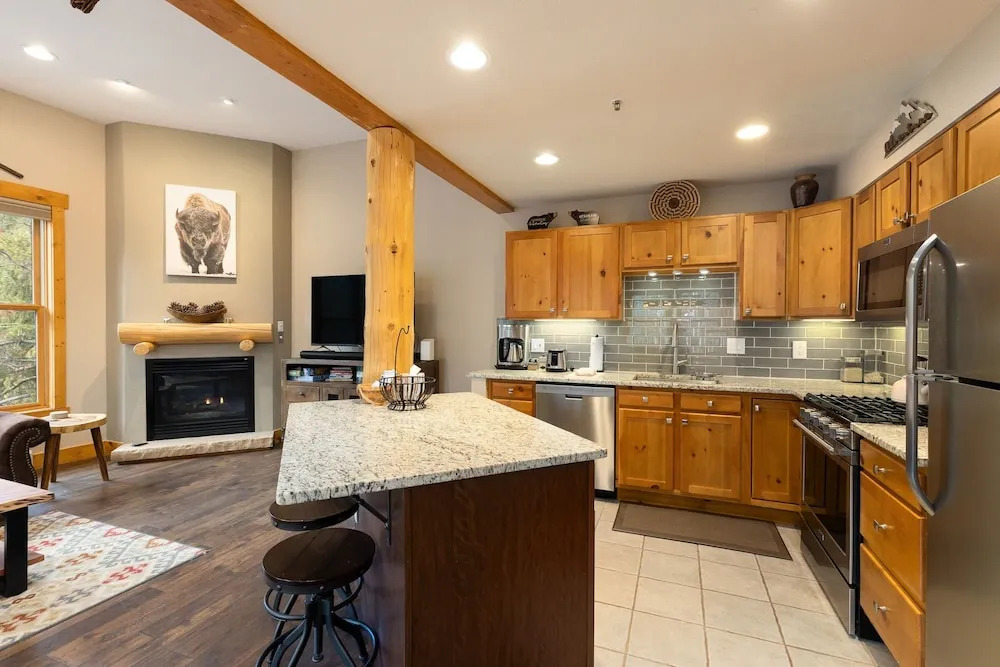 8767 Trappers Crossing 4 Bedroom Condo by RedAwning