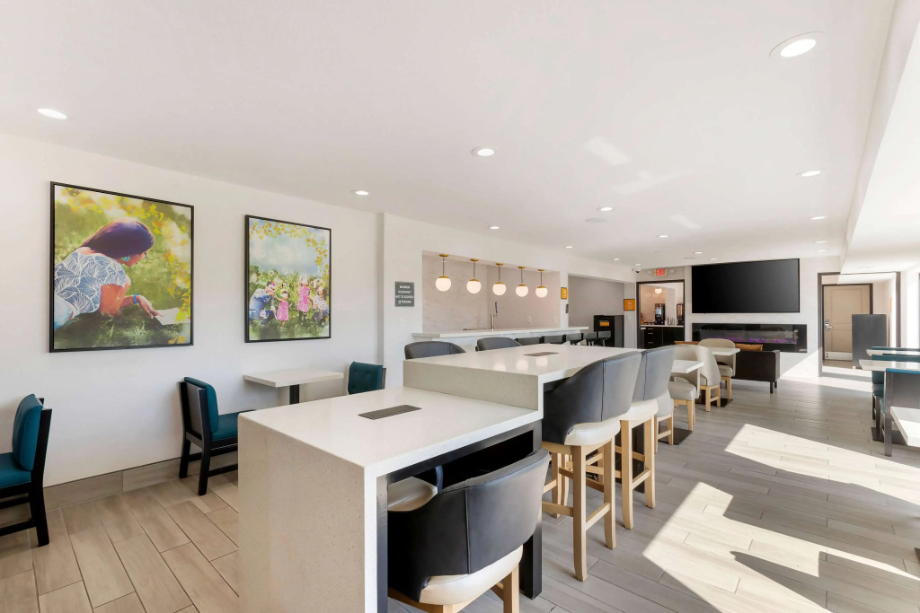 La Quinta by Wyndham Des Moines West Clive