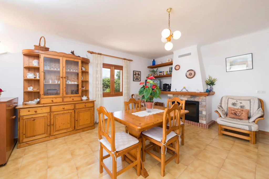 BARCELO-DANUS - Chalet with terrace in Porto Colom. Free WiFi