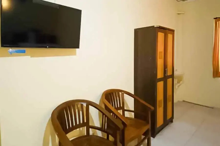 RedDoorz Syariah near T1 Juanda Airport 2