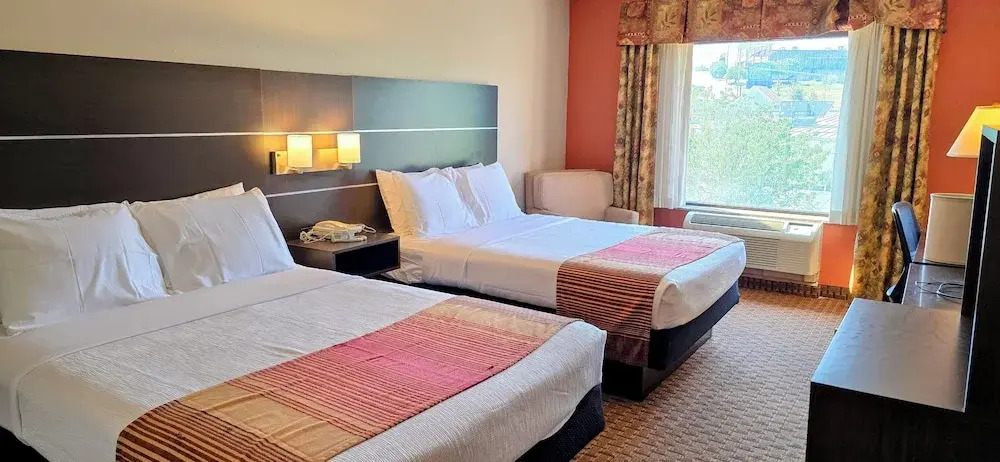 Grand Plaza Hotel & Conference Center