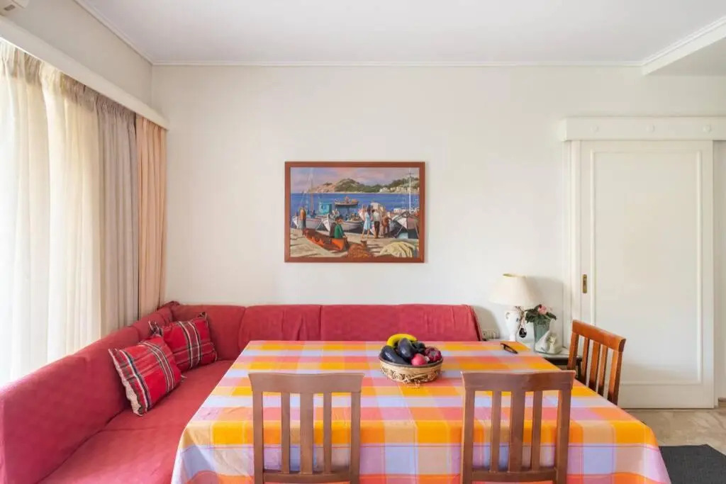 Two Bedroom Apartment Near Alimos Marina !