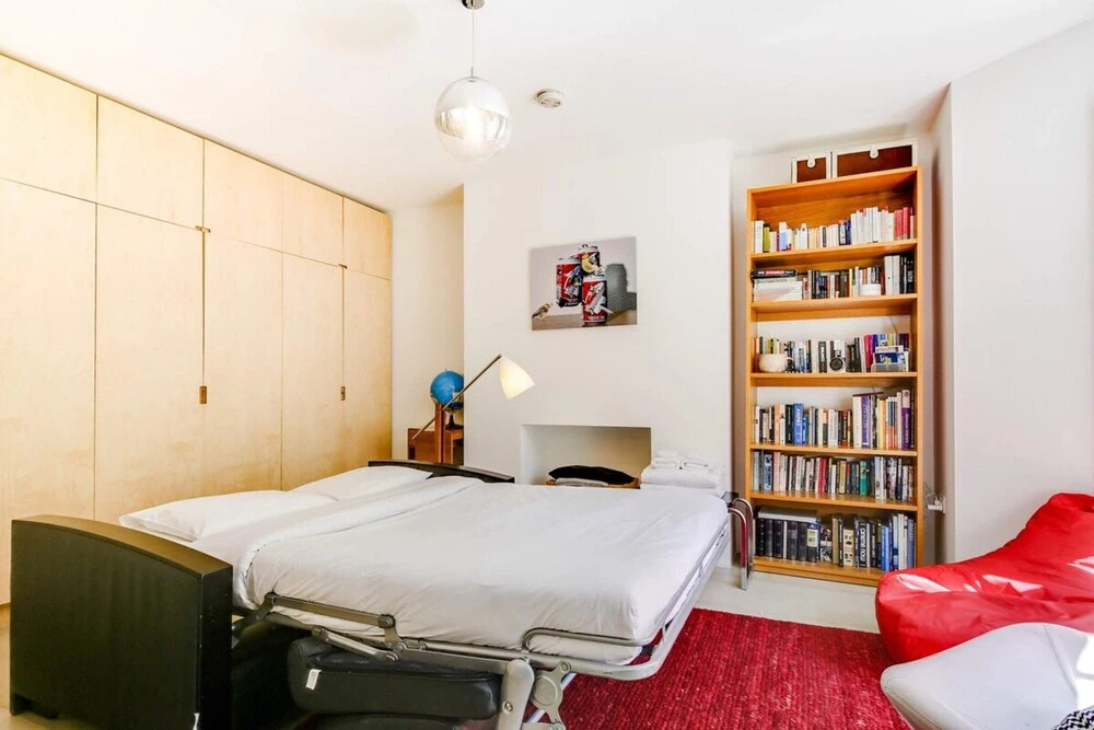 Stylish, Bright Apartment w/ Private Garden