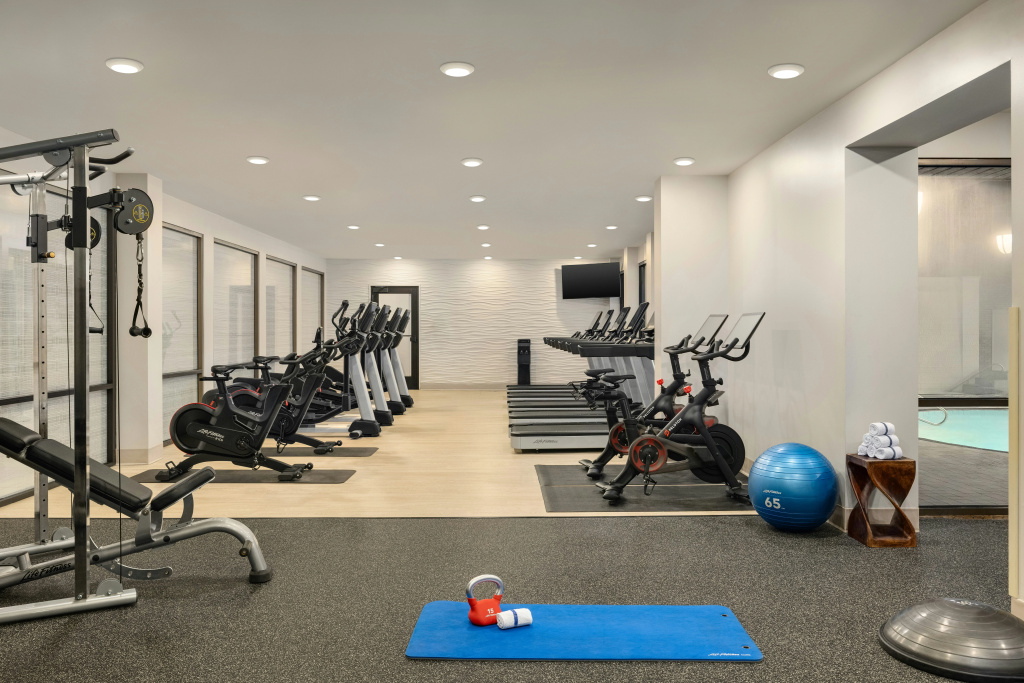 DoubleTree by Hilton Pittsburgh-Green Tree
