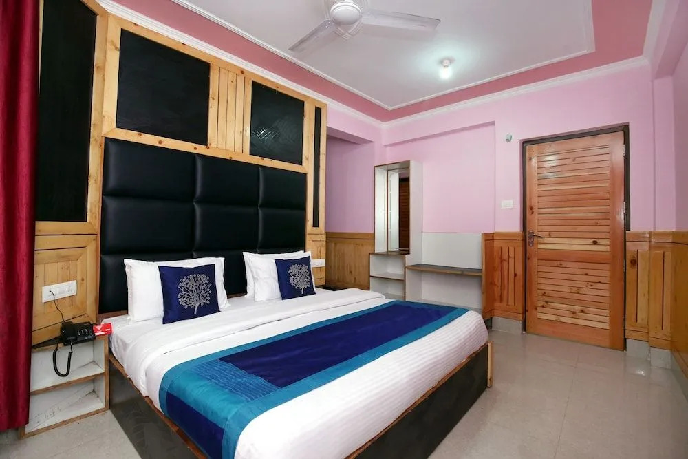 OYO 10399 Hotel Rosewood INN