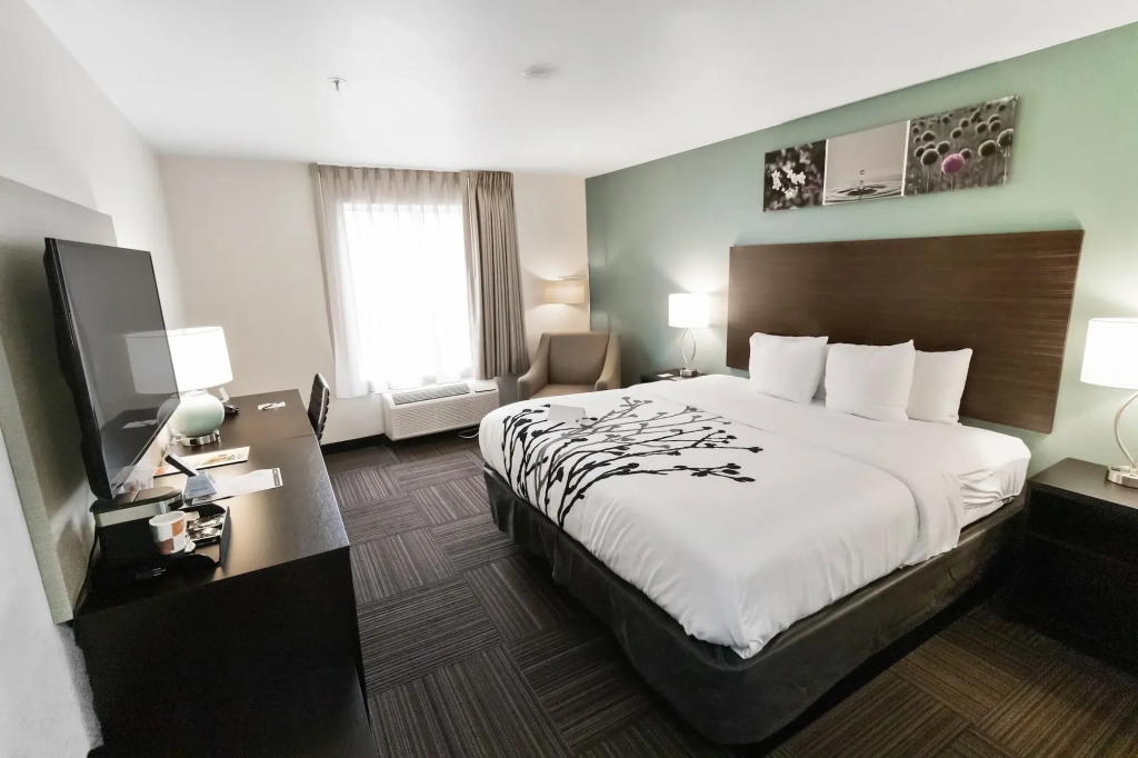 Days Inn by Wyndham McDonough