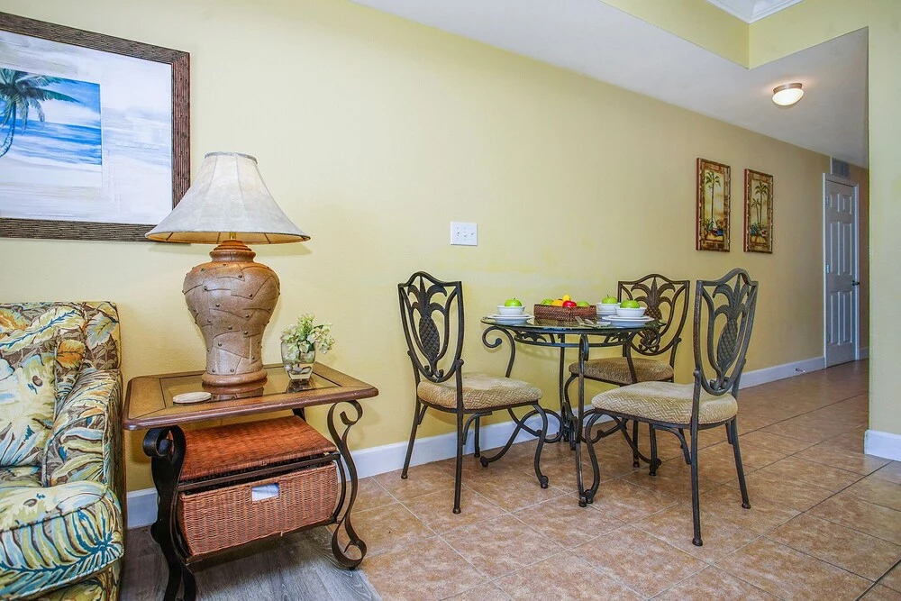 Tidewater 313 213334 by RedAwning
