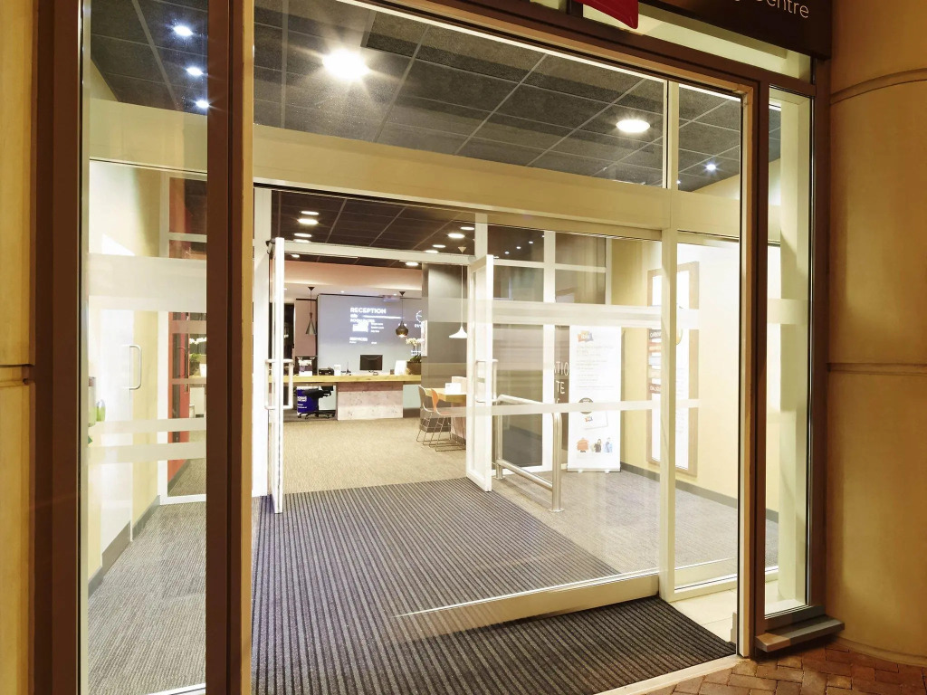 ibis Reading Centre