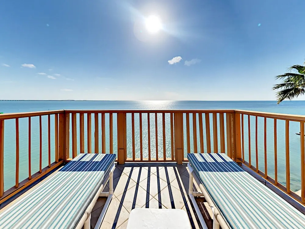 4br W/ Stunning Bay Views - Pool, Boat Slip 4 Bedroom Condo