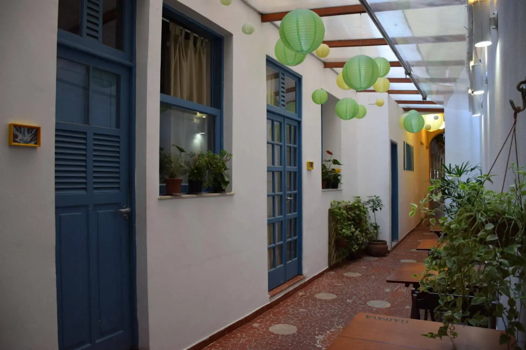 Kariok Hostel