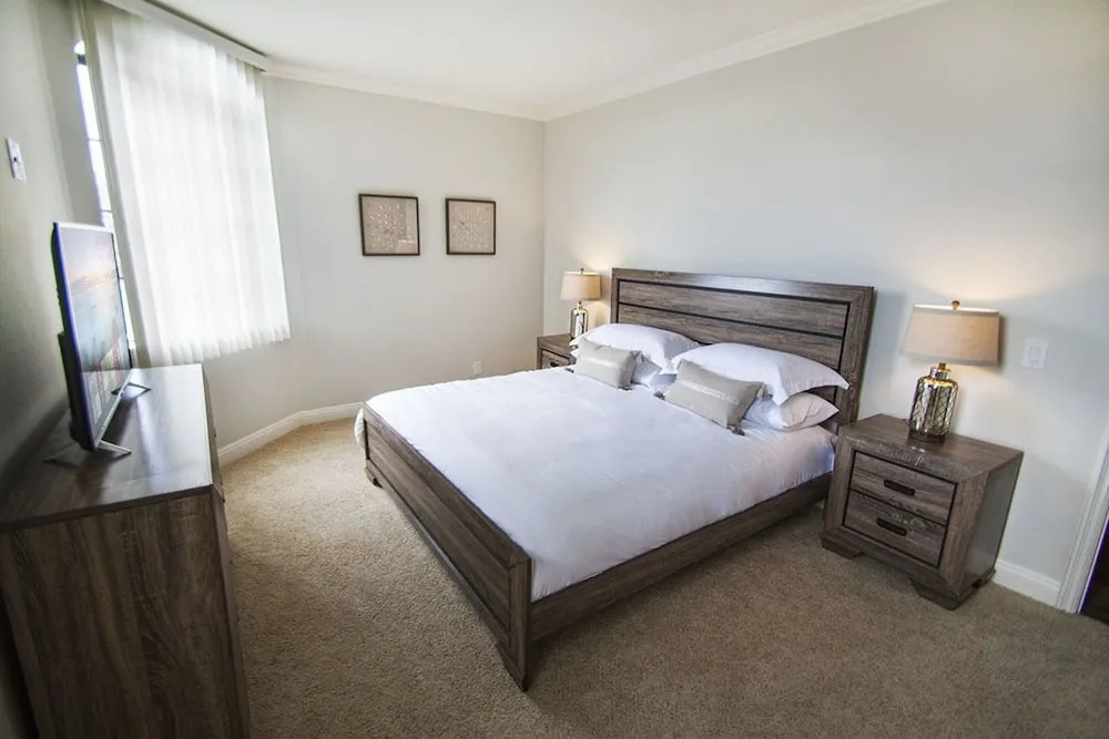 Beverly Hills luxury 2 Bed 2 Bath