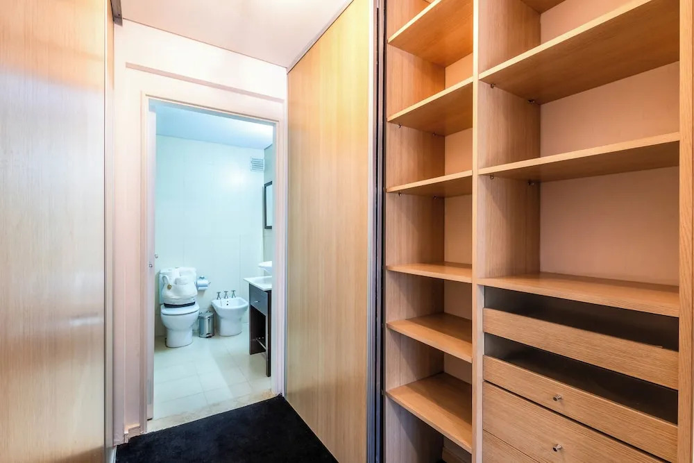 2BR Family Apt Puente de la Mujer View