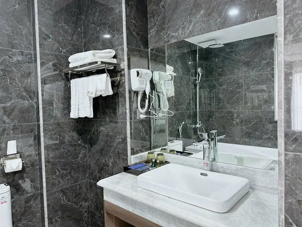 Luxury Phoenix Hotel 2