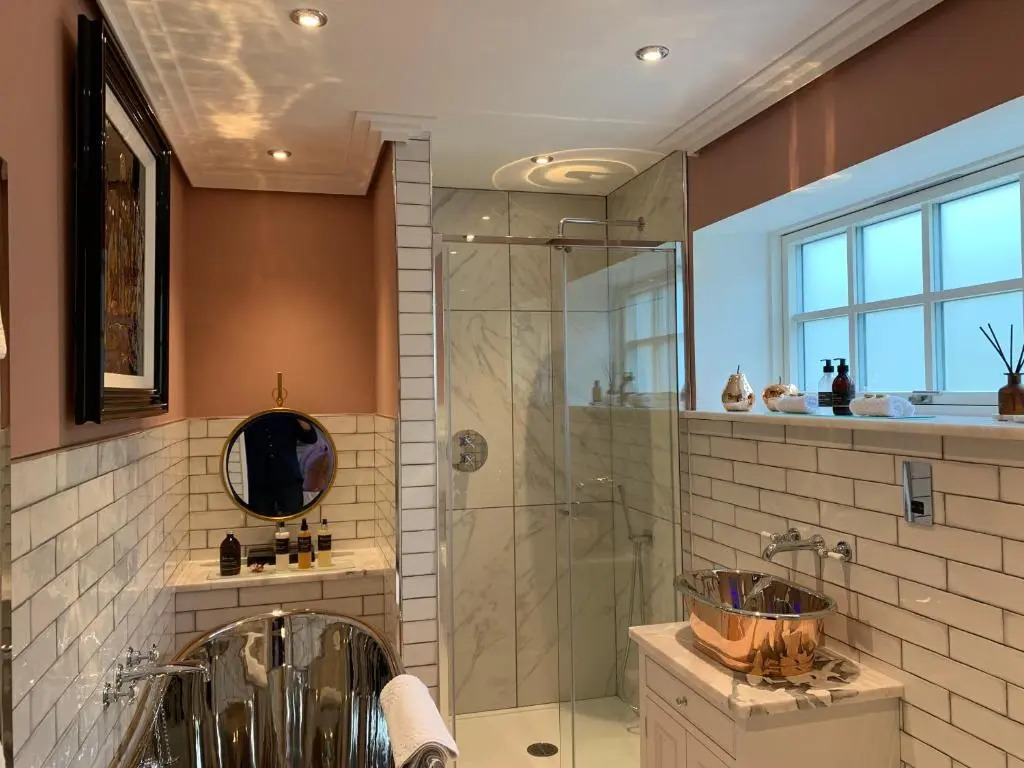 Little Fox Lodge Hideaway Glencoe - 5 Star with Hot Tub overlooking Loch Linnhe