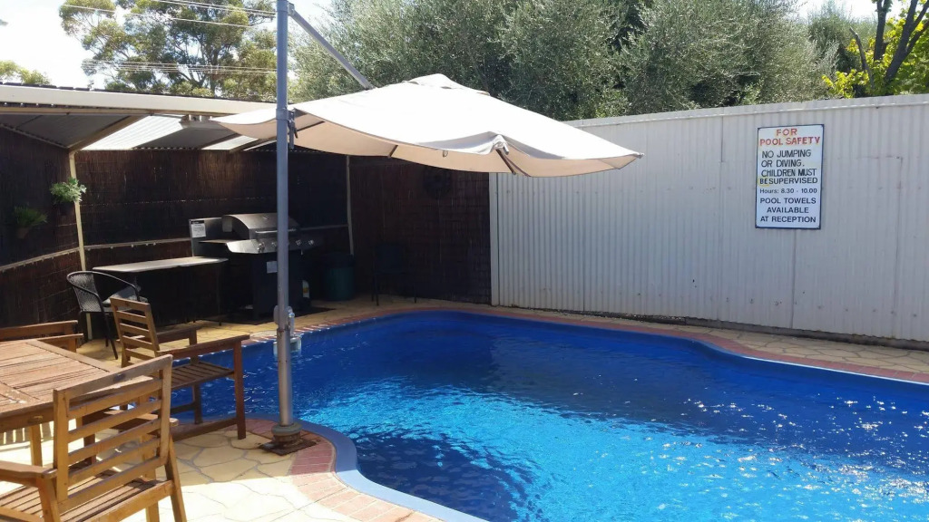 Sun Centre Motel