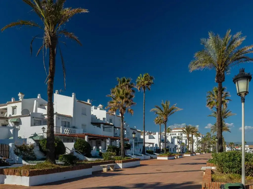 2251-Newly furnished 2 bedrooms with terrace!