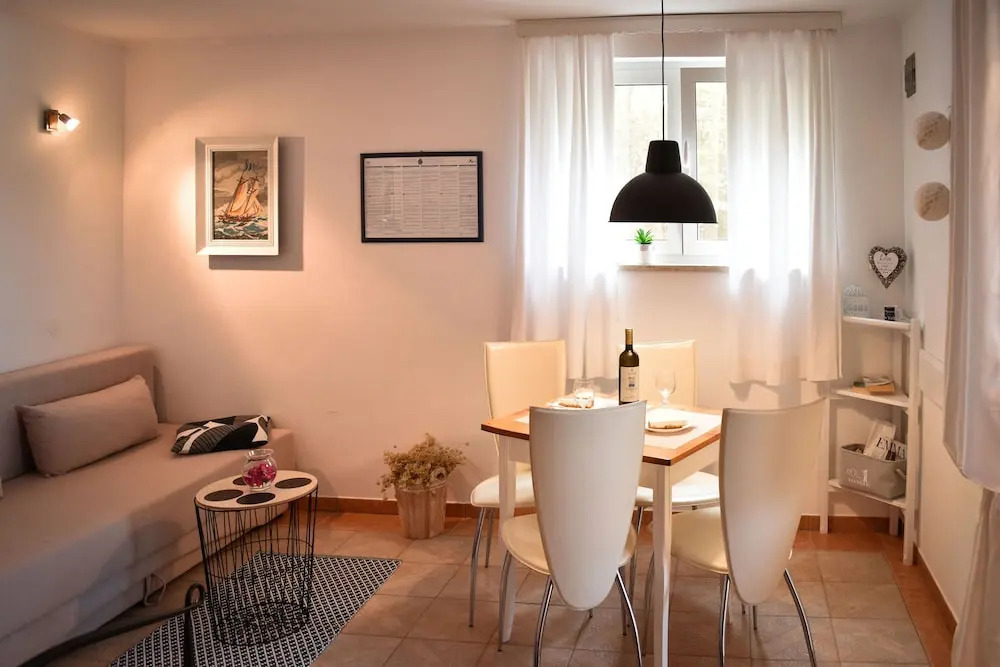 Apartments Milivoj