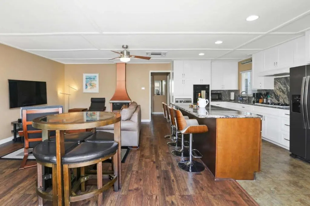 128 Agate, B