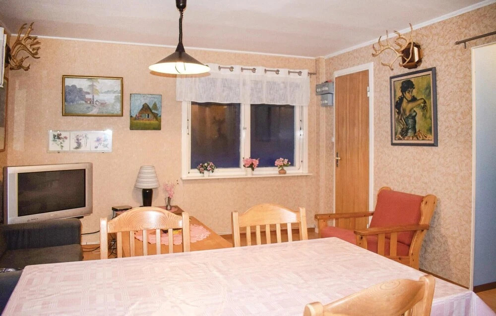 Beautiful Home In Älmhult With Wifi