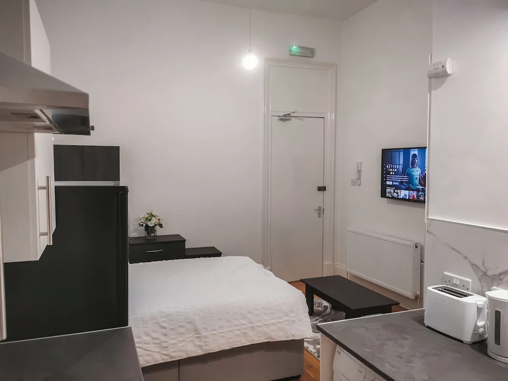 SH Apartments - Dixon Street