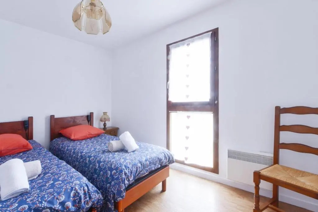 Charming and large flat with balcony 3 min to Sallanches station - Welkeys