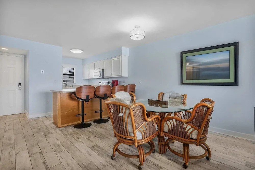 Seaside Beach 3902- 2 BR Direct Beachfront Condo With Pool Sauna Amazing Ocean View Balcony