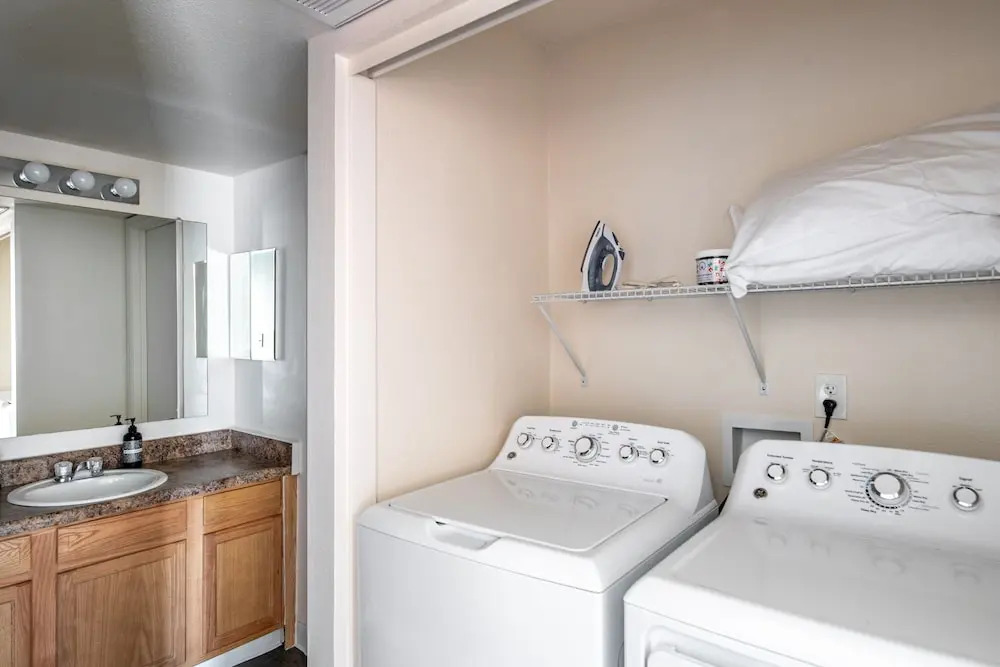 2BR Apt North Phoenix Pool byWanderJaunt