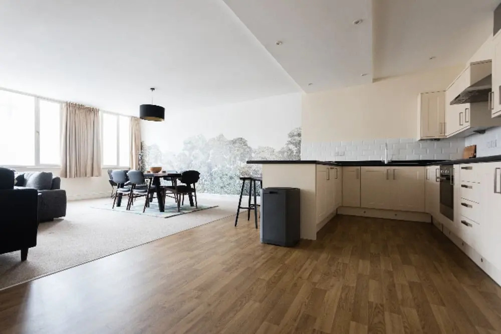 The Broadmead Jungle - Lovely & Central 3BDR Apartments	