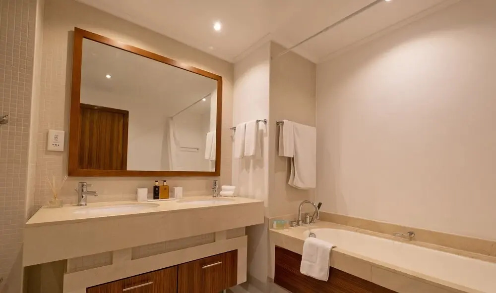 LUX | Marina Promenade 2 BR Prime location Apt