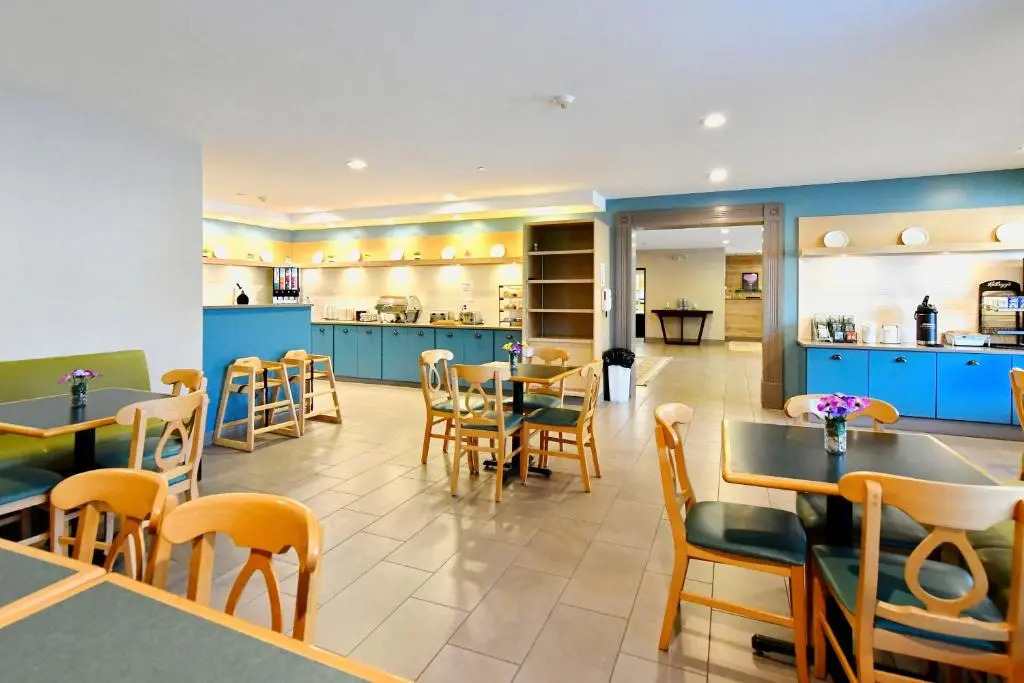 Country Inn & Suites by Radisson, Mount Morris, NY