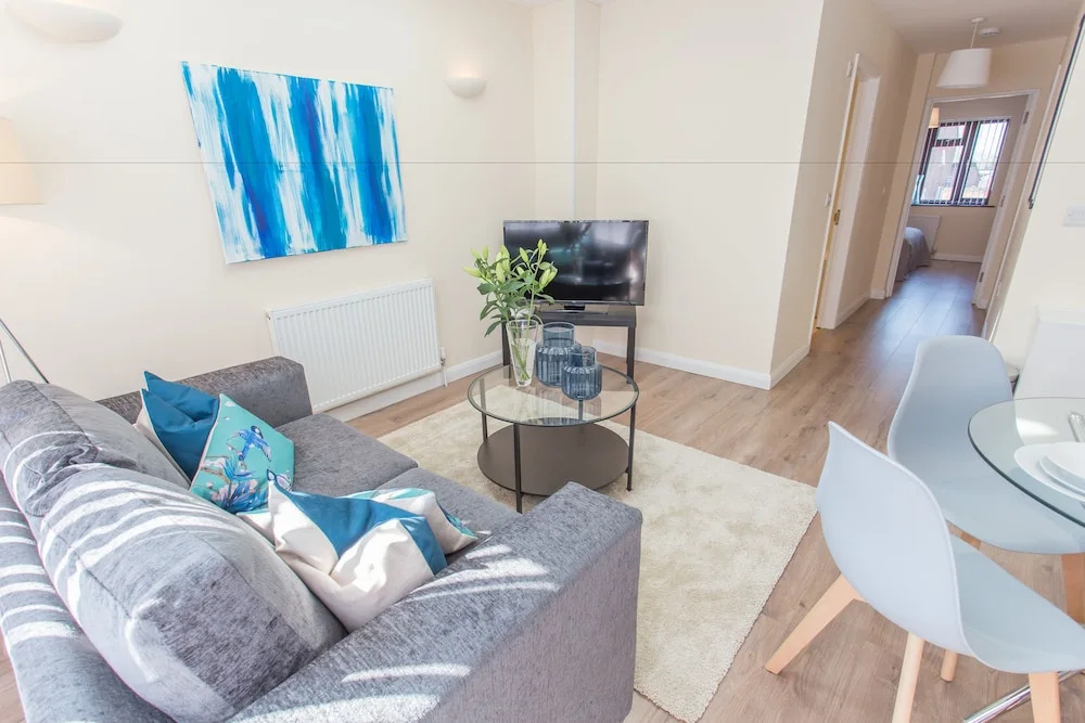 Spacious Comfortable 2 Bed Apartments in Oxford, Free Parking, OX2 Easy Access to City Centre & Hospitals