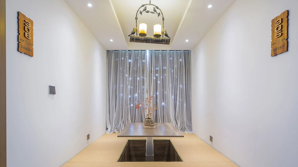 Floral Hotel Red Forest Yuyao