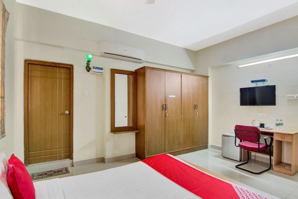 OYO 12458 SilverKey Madhapur
