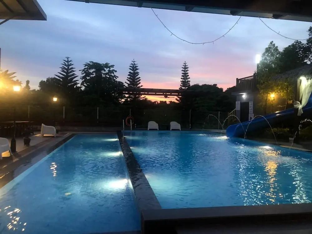 Kluang Container Swimming Pool Hotel