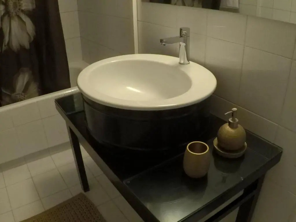 73sq Apt near Athens and Piraeus port with backyard
