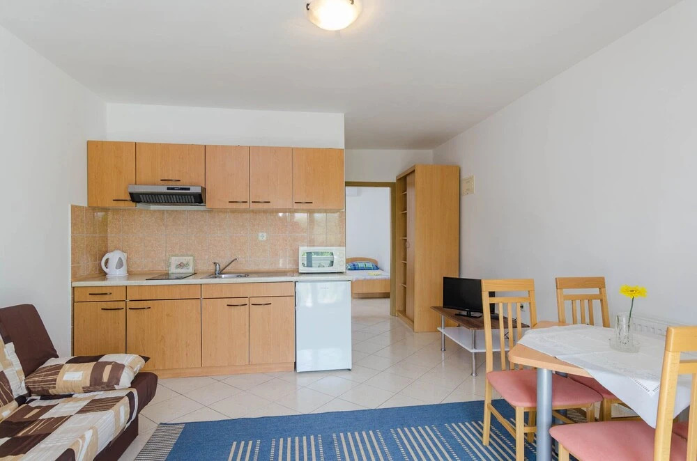 Holiday apartment Adriatic Sea at 80m.