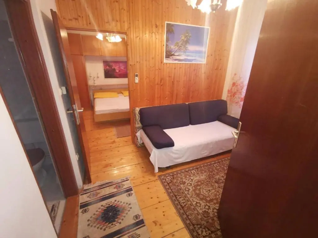 Apartment Andrija 21 pax