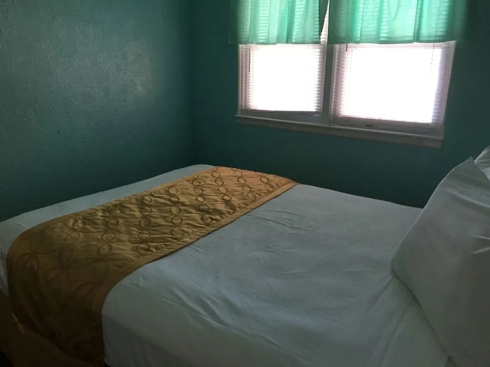 Harbor Mist Family Motel