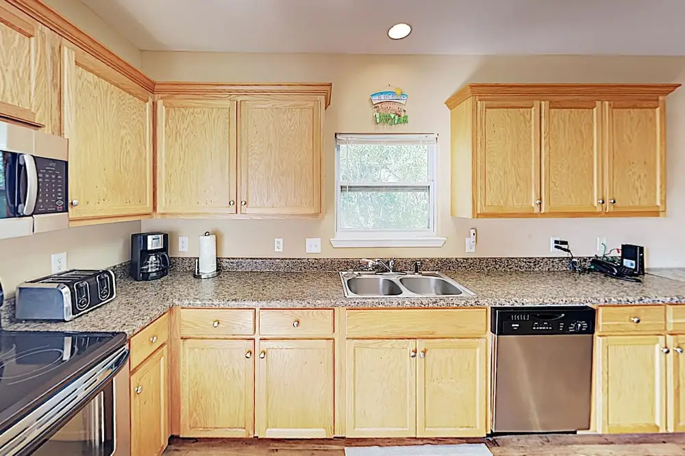 Updated Beach W/ Pools - Walk To Waves! 3 Bedroom Cabin