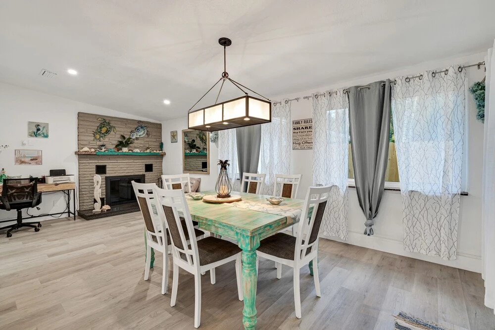 Paradise Beach House 3 Bedroom Home by Redawning